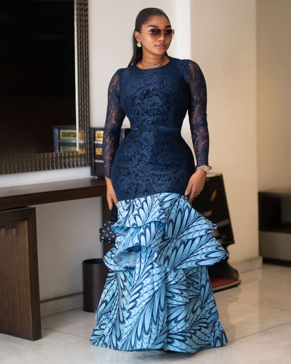 Stylish Navy Blue Sample Lace A Basic Body Gown Styled With Three Step 360 Flare. African Fashion